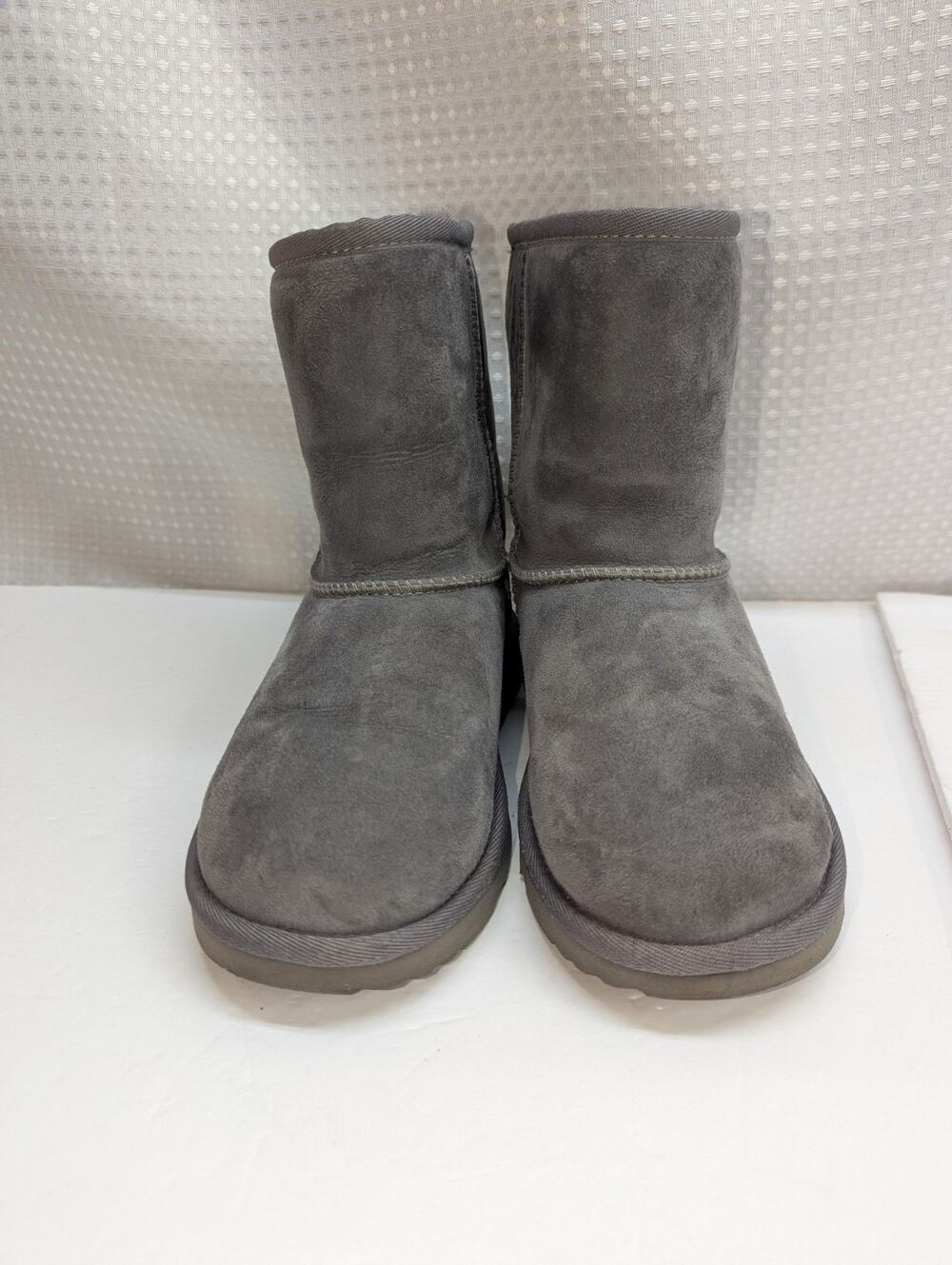 UGG Kids Classic II Short Boots Gray Suede Sheepskin Youth Size 3 New in Box